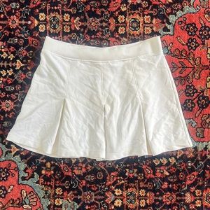 Size small pleated white athletic skirt